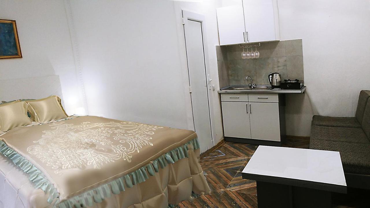 Rrooms Old City Apartment Tbilisi Bagian luar foto